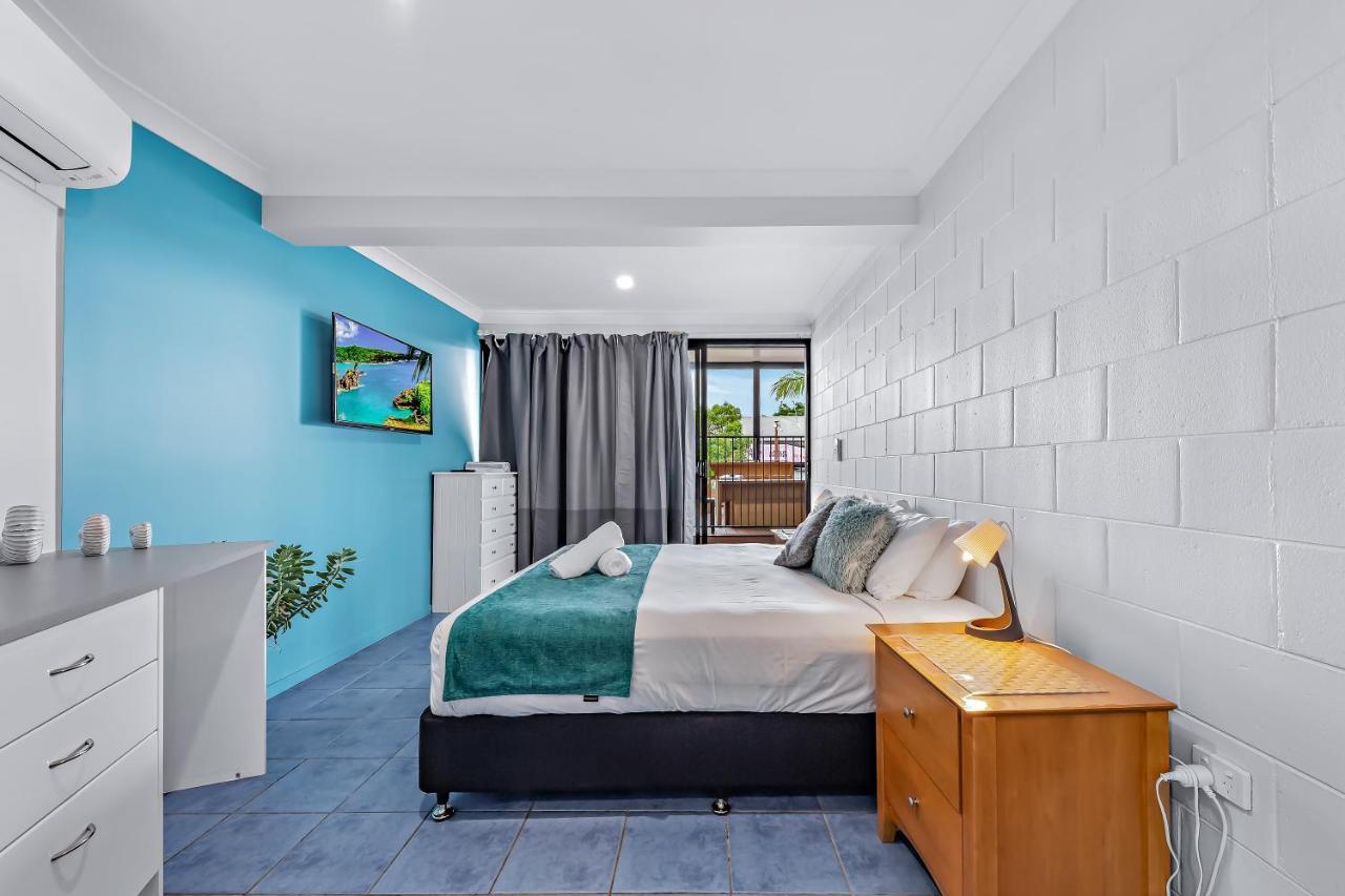 Airlie Sun & Sand Accommodation Studio #1 شاطئ إيرلي المظهر الخارجي الصورة