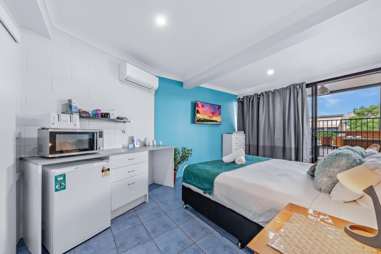 Airlie Sun & Sand Accommodation Studio #1 شاطئ إيرلي المظهر الخارجي الصورة